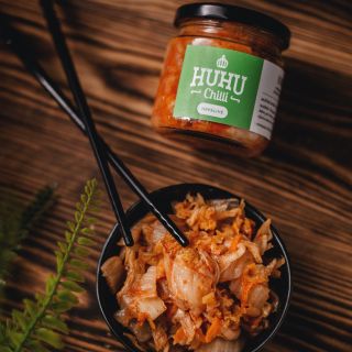 Huhu kimchi – malý zázrak v misce! 🔥Plné probiotik, vitamínů a chuti, co Tě nakopne. 💪 #kimchi #imunita #fermentace...